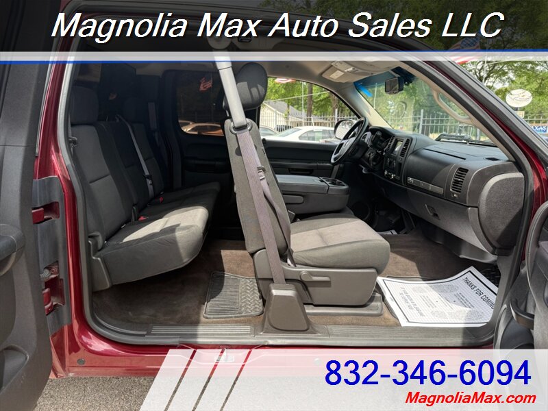 2013 Chevrolet Silverado 1500 LT - Photo 10 - Magnolia, TX 77355