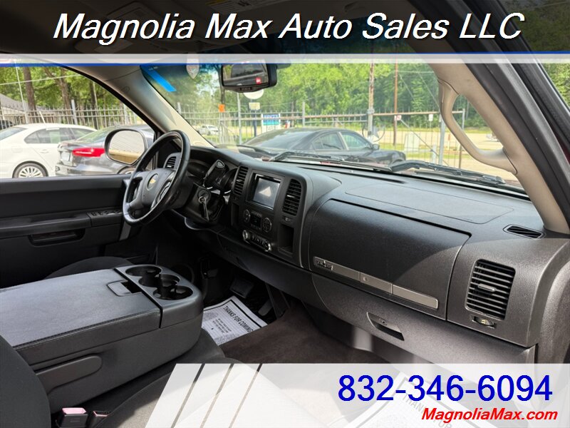 2013 Chevrolet Silverado 1500 LT - Photo 9 - Magnolia, TX 77355
