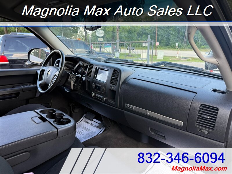 2013 Chevrolet Silverado 1500 LT - Photo 9 - Magnolia, TX 77355