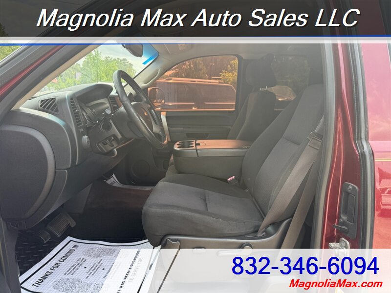 2013 Chevrolet Silverado 1500 LT - Photo 12 - Magnolia, TX 77355