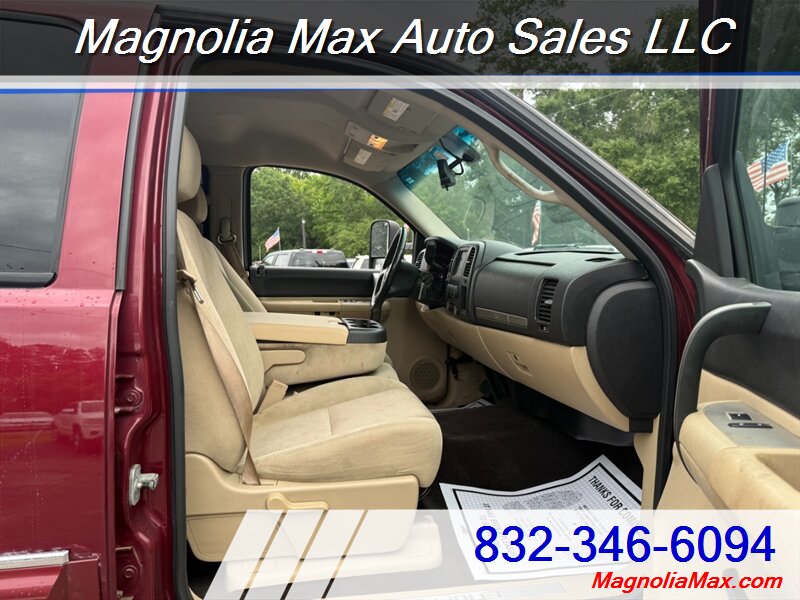 2009 Chevrolet Silverado 1500 LT - Photo 8 - Magnolia, TX 77355
