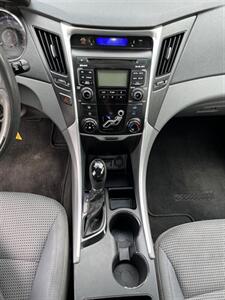 2011 Hyundai SONATA GLS   - Photo 9 - Princeton, MN 55371