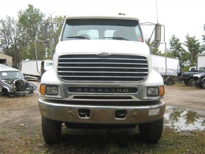 2005 Sterling L8500   - Photo 3 - Princeton, MN 55371