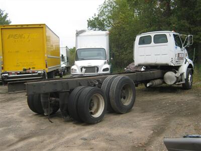 2005 Sterling L8500   - Photo 2 - Princeton, MN 55371