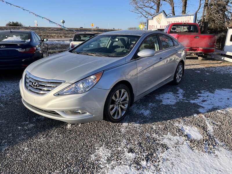 Hyundai Sonata's photo