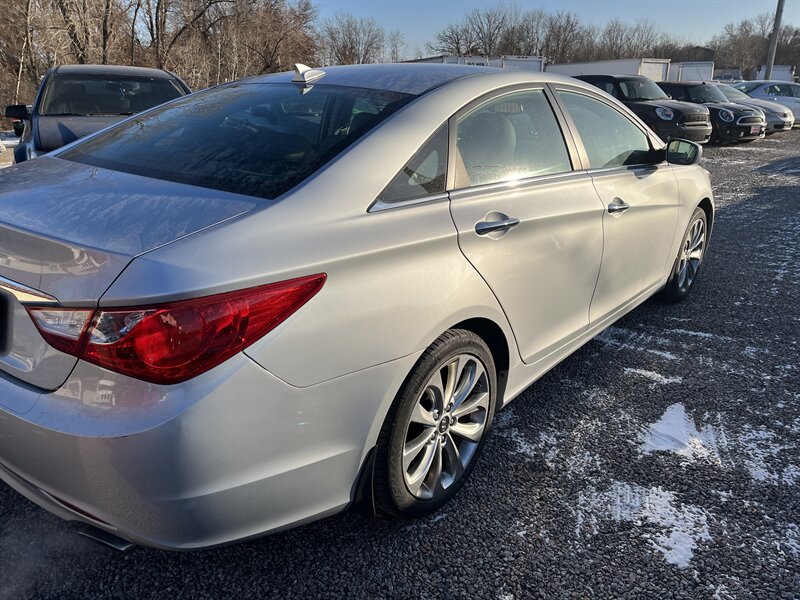 2013 Hyundai Sonata SE photo 8