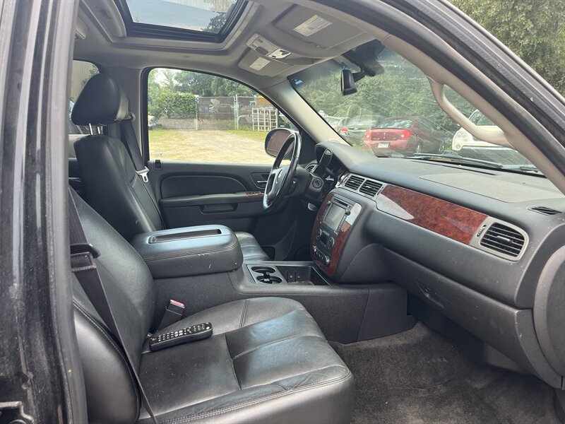 2013 Chevrolet Tahoe LT photo 16