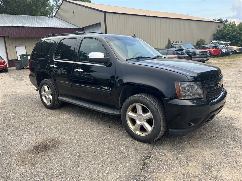 2013 Chevrolet Tahoe LT photo 2