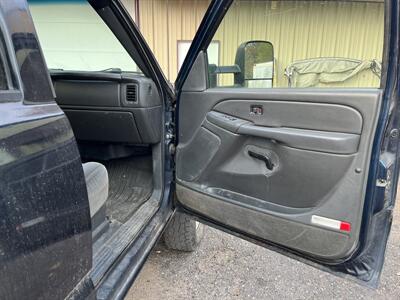 2005 Chevrolet Silverado 2500 LS  4 door - Photo 13 - Princeton, MN 55371