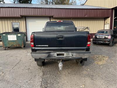 2005 Chevrolet Silverado 2500 LS  4 door - Photo 4 - Princeton, MN 55371