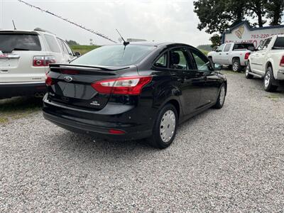 2012 Ford Focus SE   - Photo 18 - Princeton, MN 55371