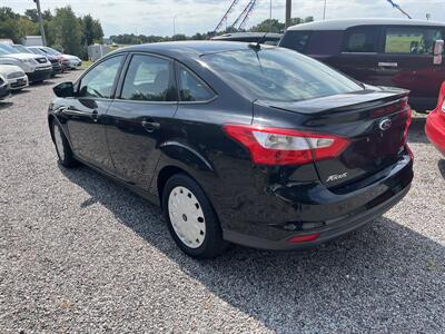 2012 Ford Focus SE   - Photo 5 - Princeton, MN 55371