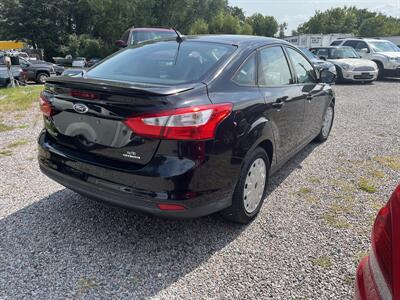 2012 Ford Focus SE   - Photo 3 - Princeton, MN 55371