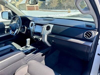 2020 Toyota Tundra SR5   - Photo 15 - Andover, MN 55304