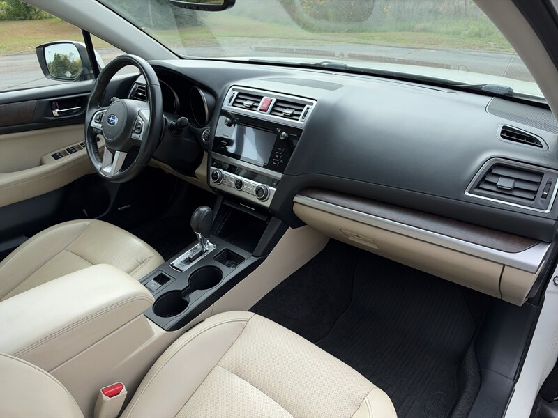 2015 Subaru Outback 2.5i Limited - Photo 14 - Andover, MN 55304