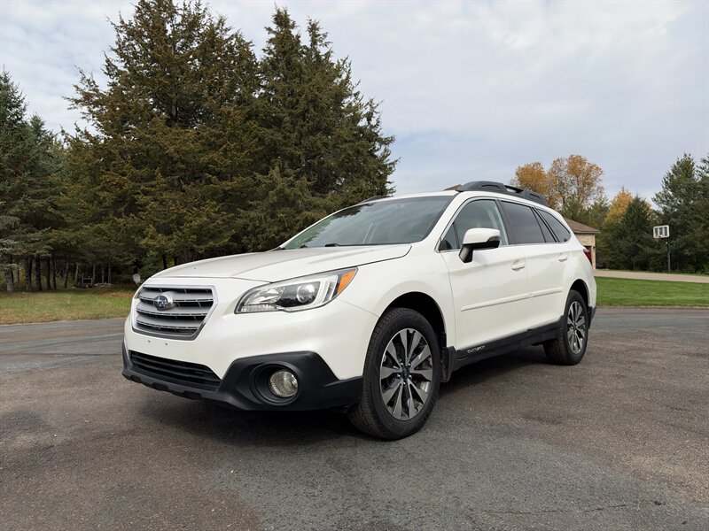 2015 Subaru Outback 2.5i Limited   - Photo 1 - Andover, MN 55304