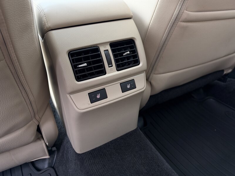 2015 Subaru Outback 2.5i Limited - Photo 12 - Andover, MN 55304