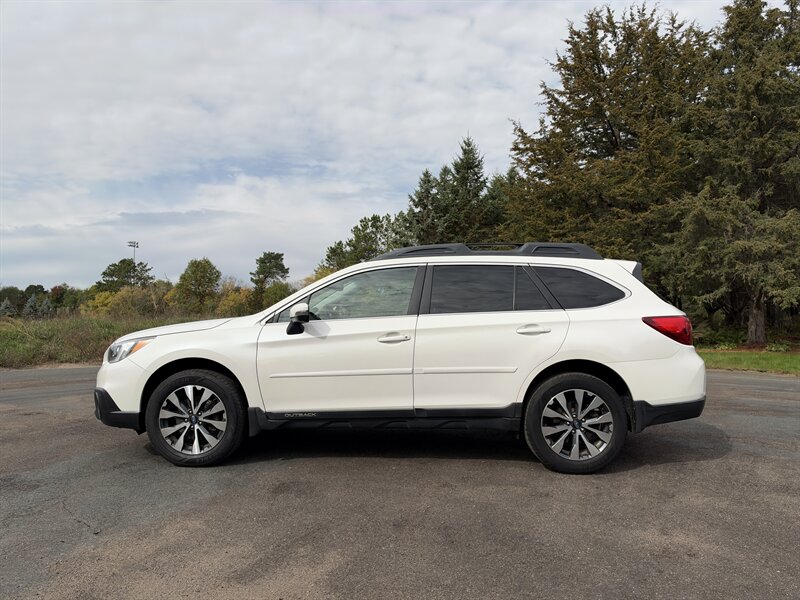 2015 Subaru Outback 2.5i Limited - Photo 2 - Andover, MN 55304