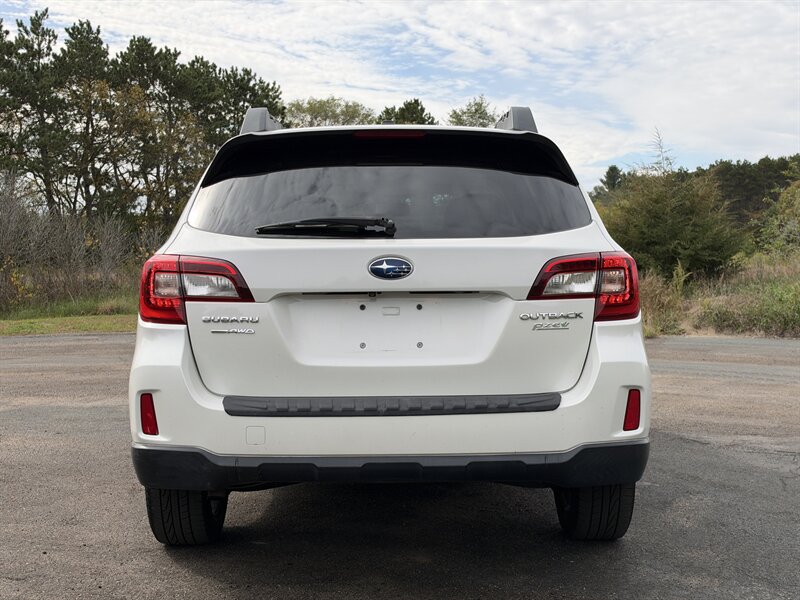 2015 Subaru Outback 2.5i Limited - Photo 4 - Andover, MN 55304