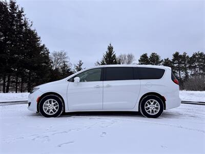 2020 Chrysler Pacifica Touring   - Photo 2 - Andover, MN 55304