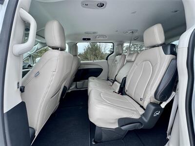 2020 Chrysler Pacifica Touring   - Photo 11 - Andover, MN 55304