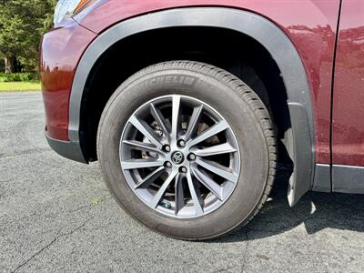 2019 Toyota Highlander XLE   - Photo 26 - Andover, MN 55304