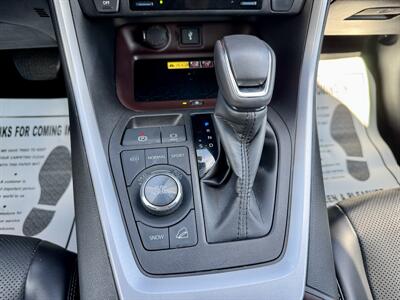 2022 Toyota RAV4 Limited   - Photo 25 - Andover, MN 55304