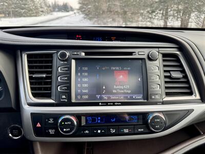2017 Toyota Highlander Limited   - Photo 22 - Andover, MN 55304