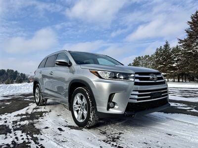 2017 Toyota Highlander Limited   - Photo 8 - Andover, MN 55304