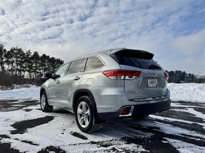 2017 Toyota Highlander Limited   - Photo 3 - Andover, MN 55304