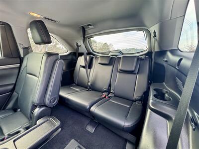 2017 Toyota Highlander Limited   - Photo 13 - Andover, MN 55304
