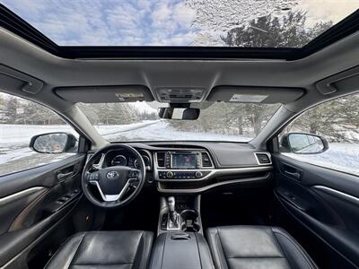 2017 Toyota Highlander Limited   - Photo 18 - Andover, MN 55304