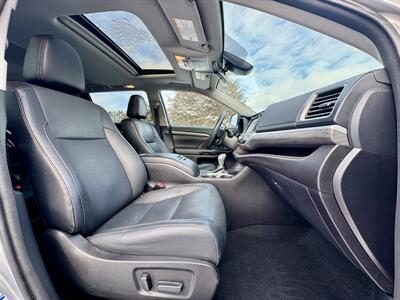 2017 Toyota Highlander Limited   - Photo 17 - Andover, MN 55304