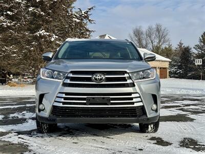2017 Toyota Highlander Limited   - Photo 9 - Andover, MN 55304