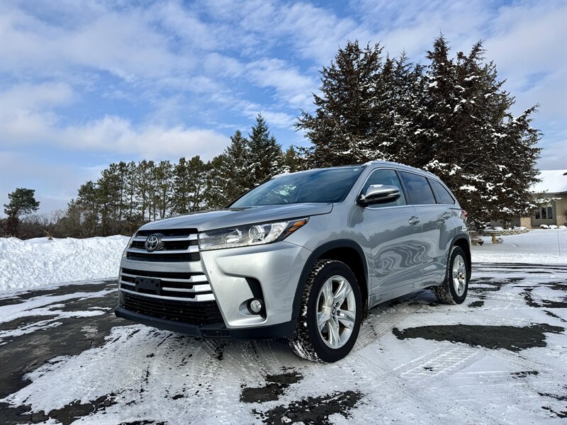 2017 Toyota Highlander Limited   - Photo 1 - Andover, MN 55304