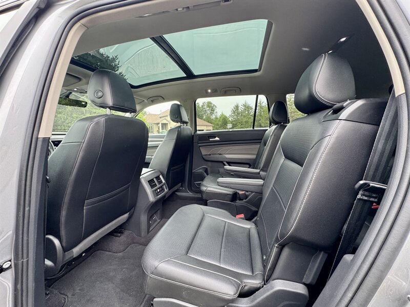 2022 Volkswagen Atlas V6 SE 4Motion - Photo 11 - Andover, MN 55304