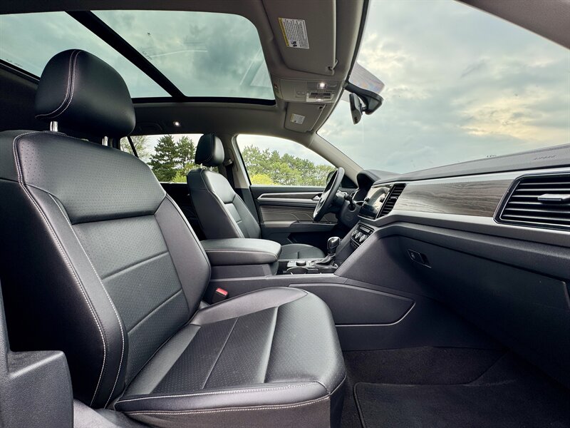 2022 Volkswagen Atlas V6 SE 4Motion - Photo 15 - Andover, MN 55304