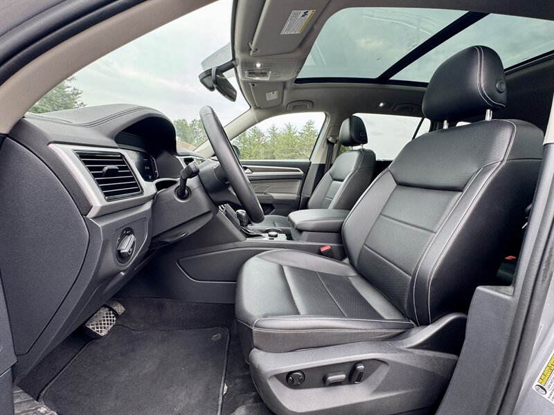 2022 Volkswagen Atlas V6 SE 4Motion - Photo 10 - Andover, MN 55304