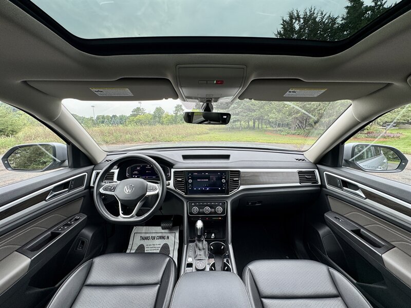 2022 Volkswagen Atlas V6 SE 4Motion - Photo 16 - Andover, MN 55304