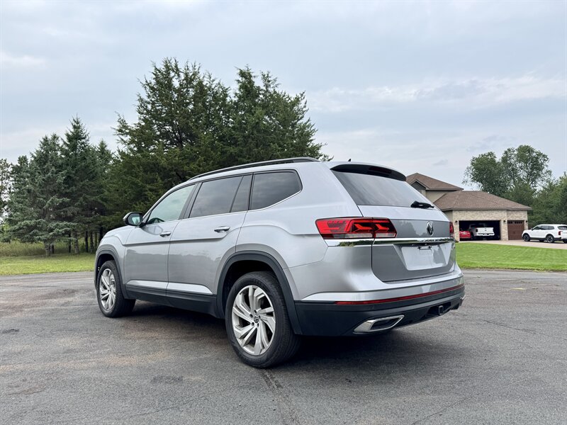 2022 Volkswagen Atlas V6 SE 4Motion - Photo 3 - Andover, MN 55304