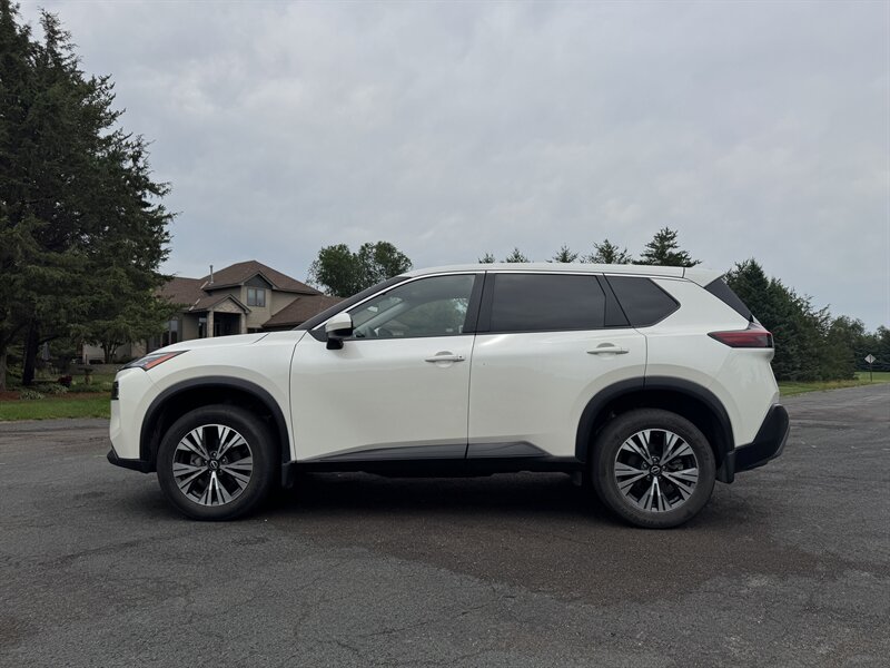 2023 Nissan Rogue SV - Photo 2 - Andover, MN 55304