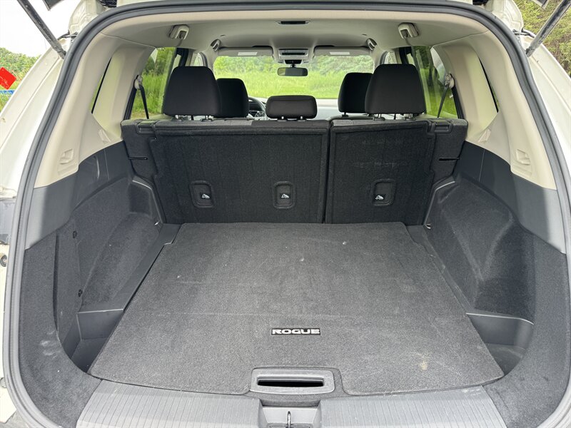 2023 Nissan Rogue SV - Photo 5 - Andover, MN 55304