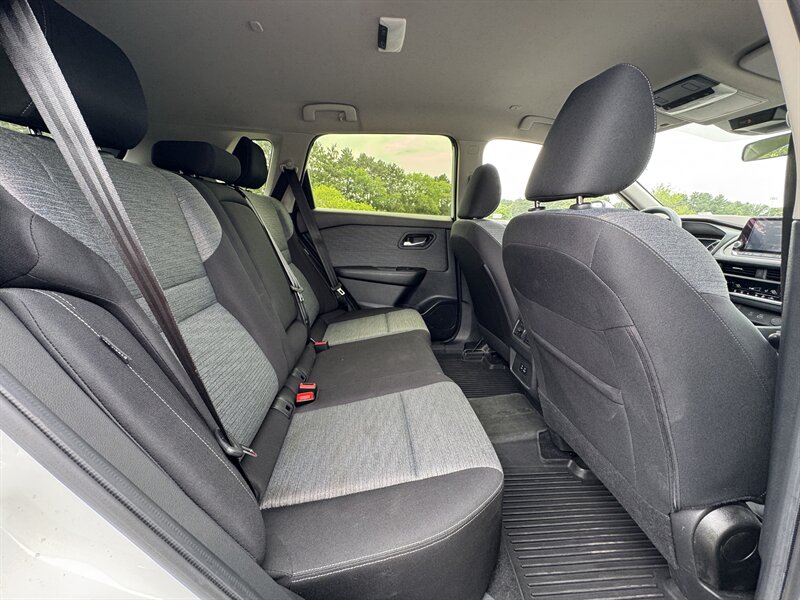 2023 Nissan Rogue SV - Photo 13 - Andover, MN 55304