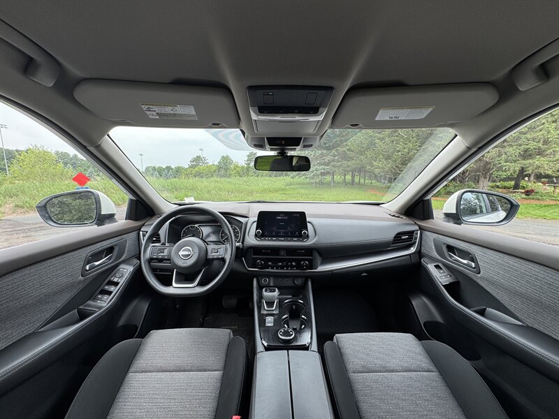 2023 Nissan Rogue SV - Photo 16 - Andover, MN 55304