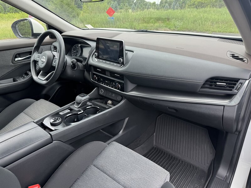 2023 Nissan Rogue SV - Photo 15 - Andover, MN 55304