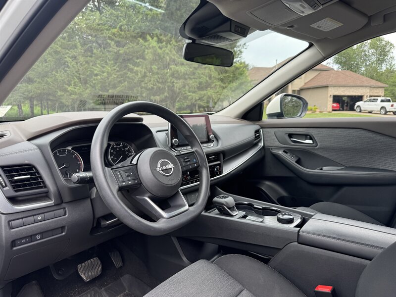 2023 Nissan Rogue SV - Photo 10 - Andover, MN 55304
