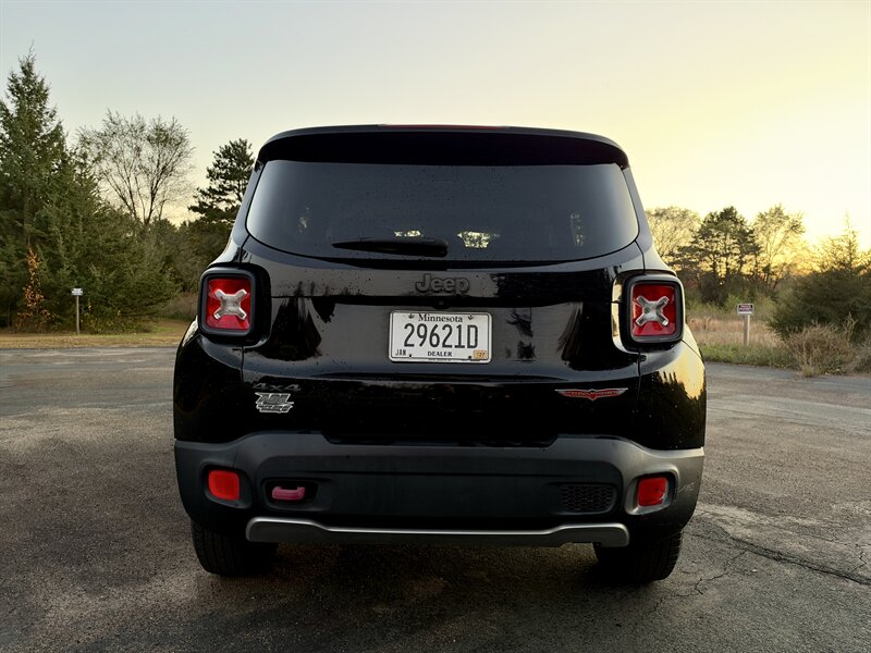 2017 Jeep Renegade Trailhawk - Photo 4 - Andover, MN 55304
