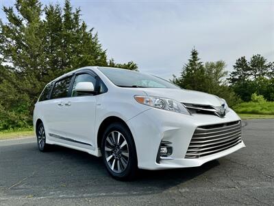 2019 Toyota Sienna XLE 7-Passenger   - Photo 6 - Andover, MN 55304