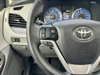 2019 Toyota Sienna XLE 7-Passenger   - Photo 18 - Andover, MN 55304