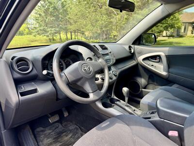 2006 Toyota RAV4 Sport Sport 4dr SUV   - Photo 8 - Andover, MN 55304